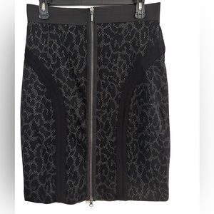 Patterned zippered pencil skirt